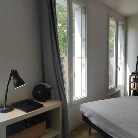 Apartment 32 M With Balcony Near Belleville Paris
